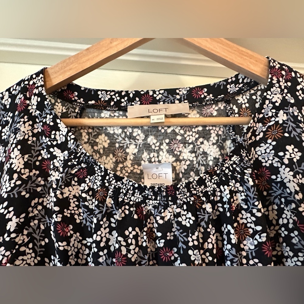 Loft flutter sleeve floral top - Picture 4 of 6
